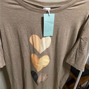 NWT Heart Print Taupe Graphic Tee